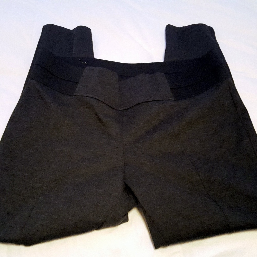 🌻3/$10!! Daisy Fuentes knit skinny pants